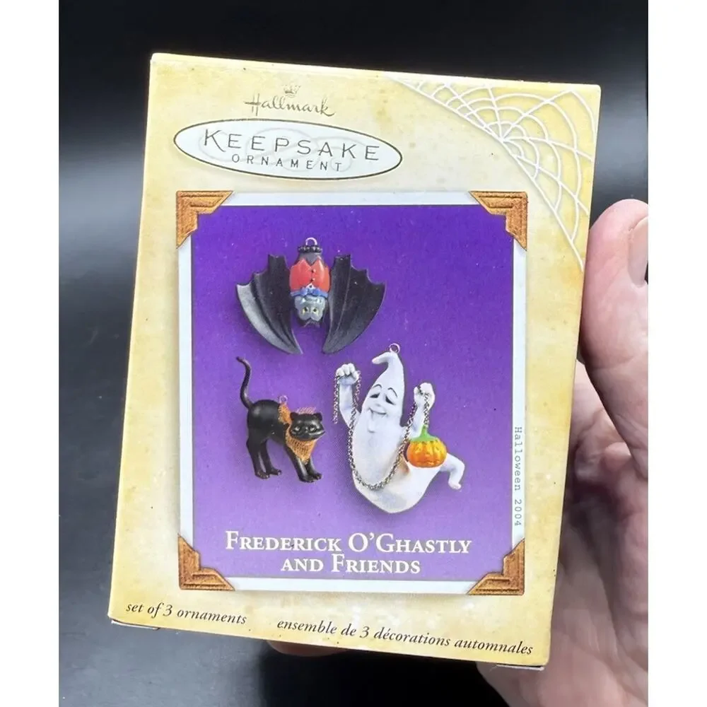 2004 Hallmark Frederick O'Ghastly And Friends Ornament - Ravenwood Lane New 44D